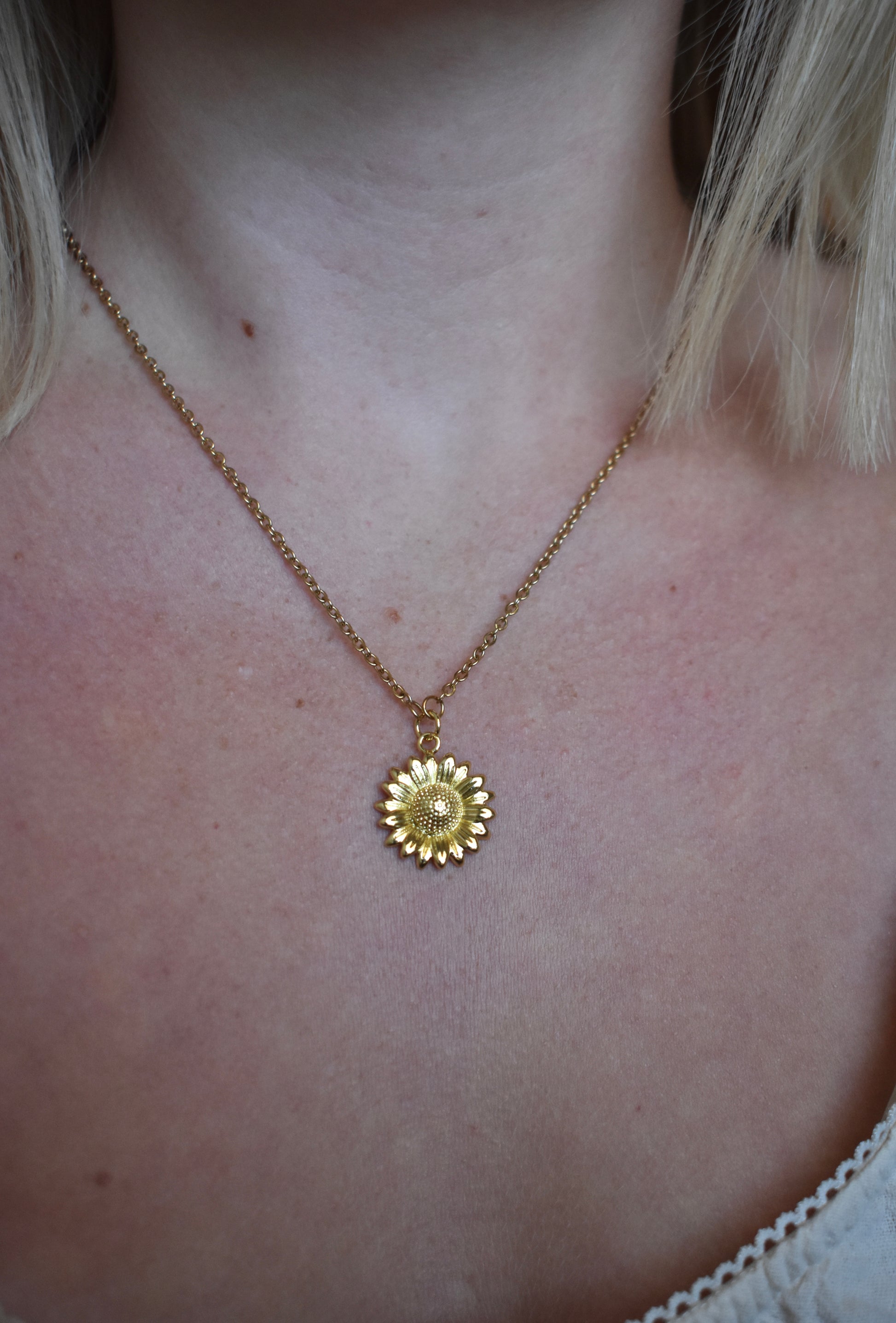 18k gold plated Sunflower - Necklace