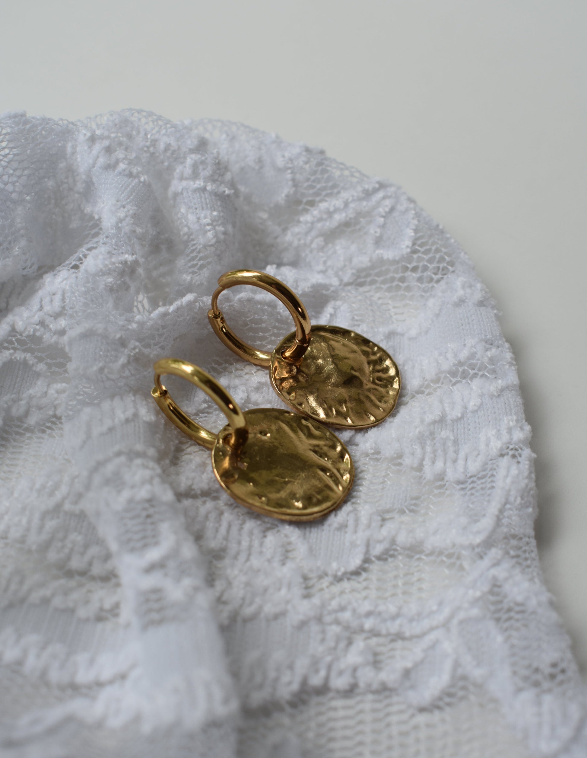 Willow & Tate's Hoop Earrings