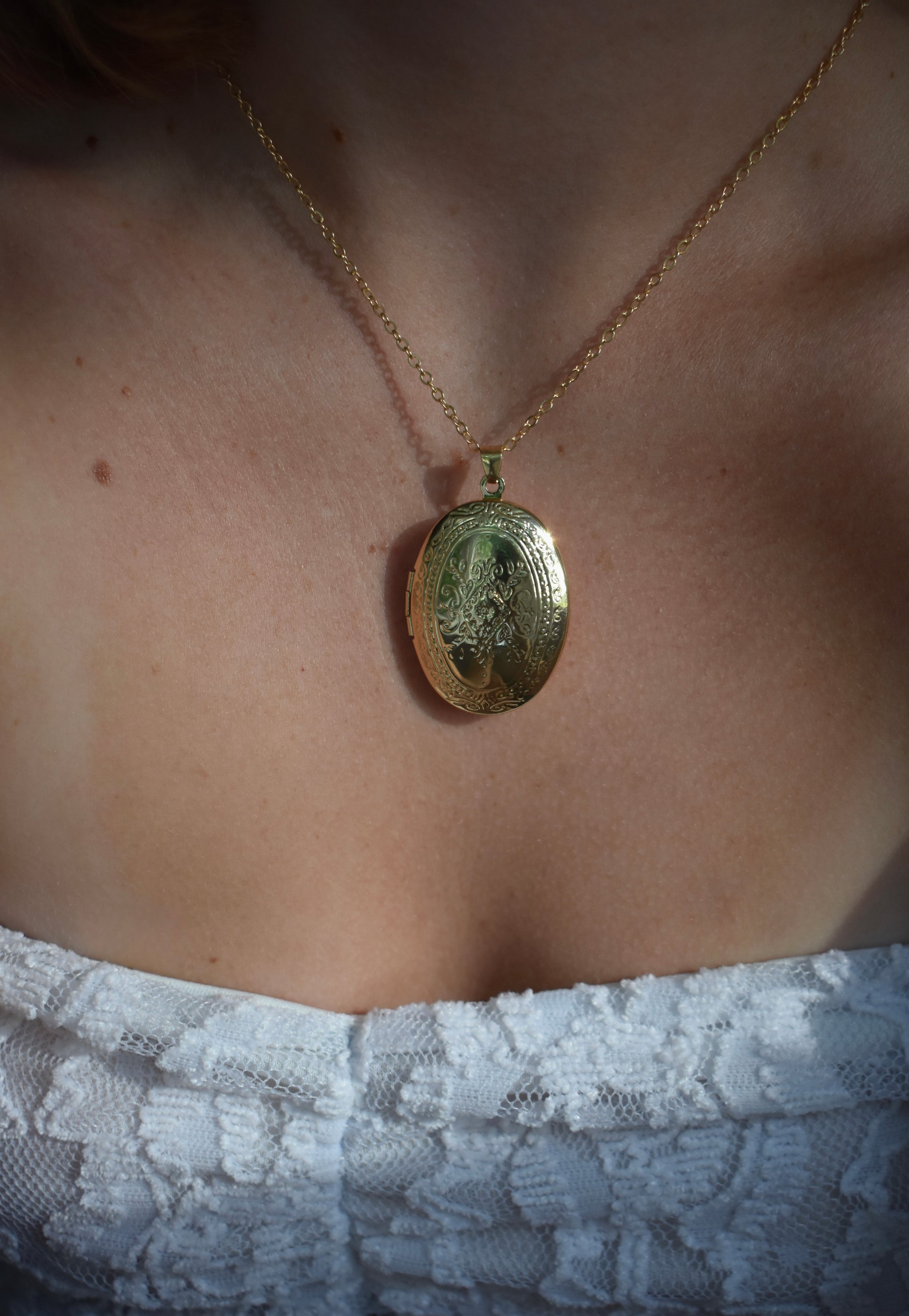 Apricity Chunky Locket - Gold