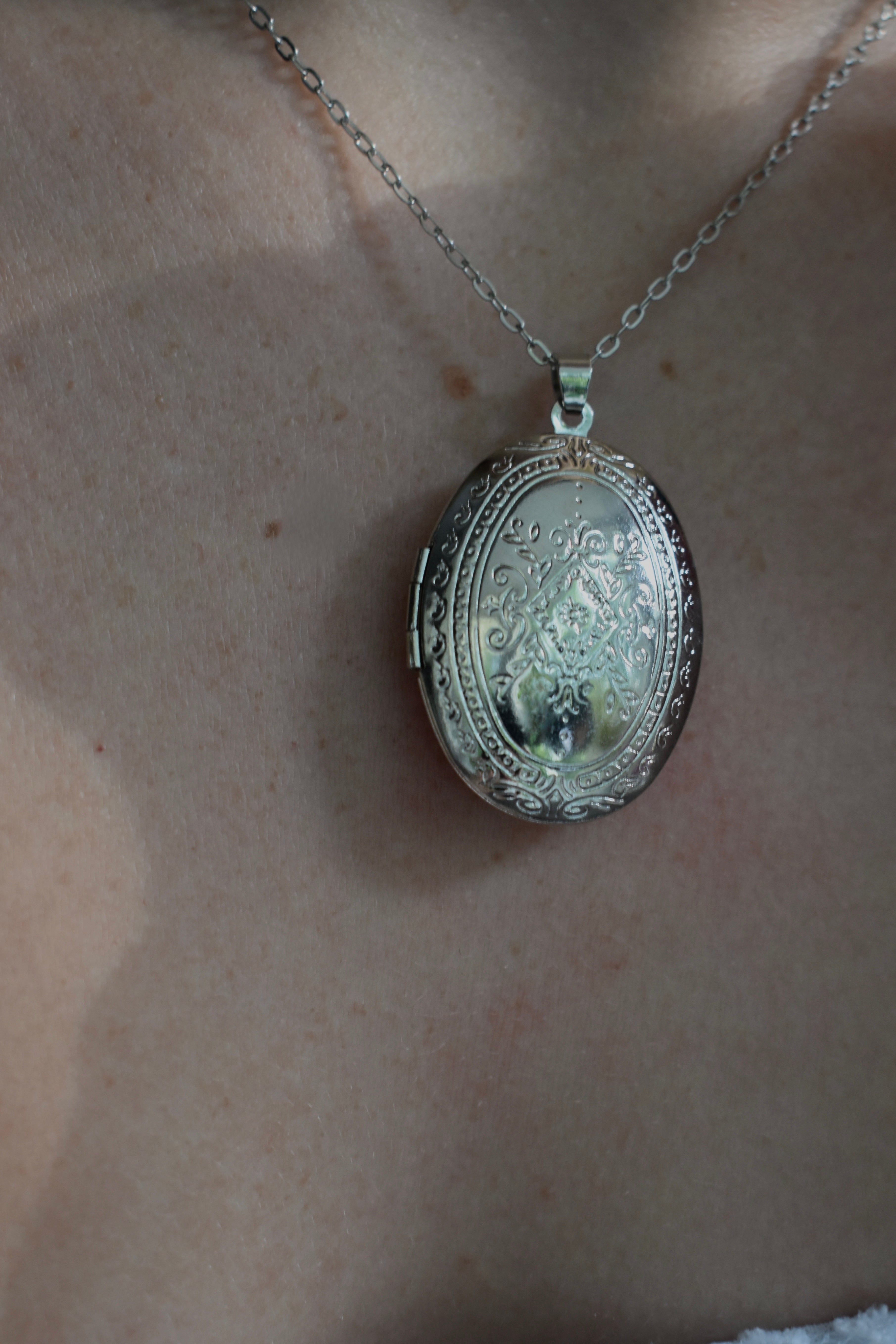 Apricity Chunky Locket - Silver