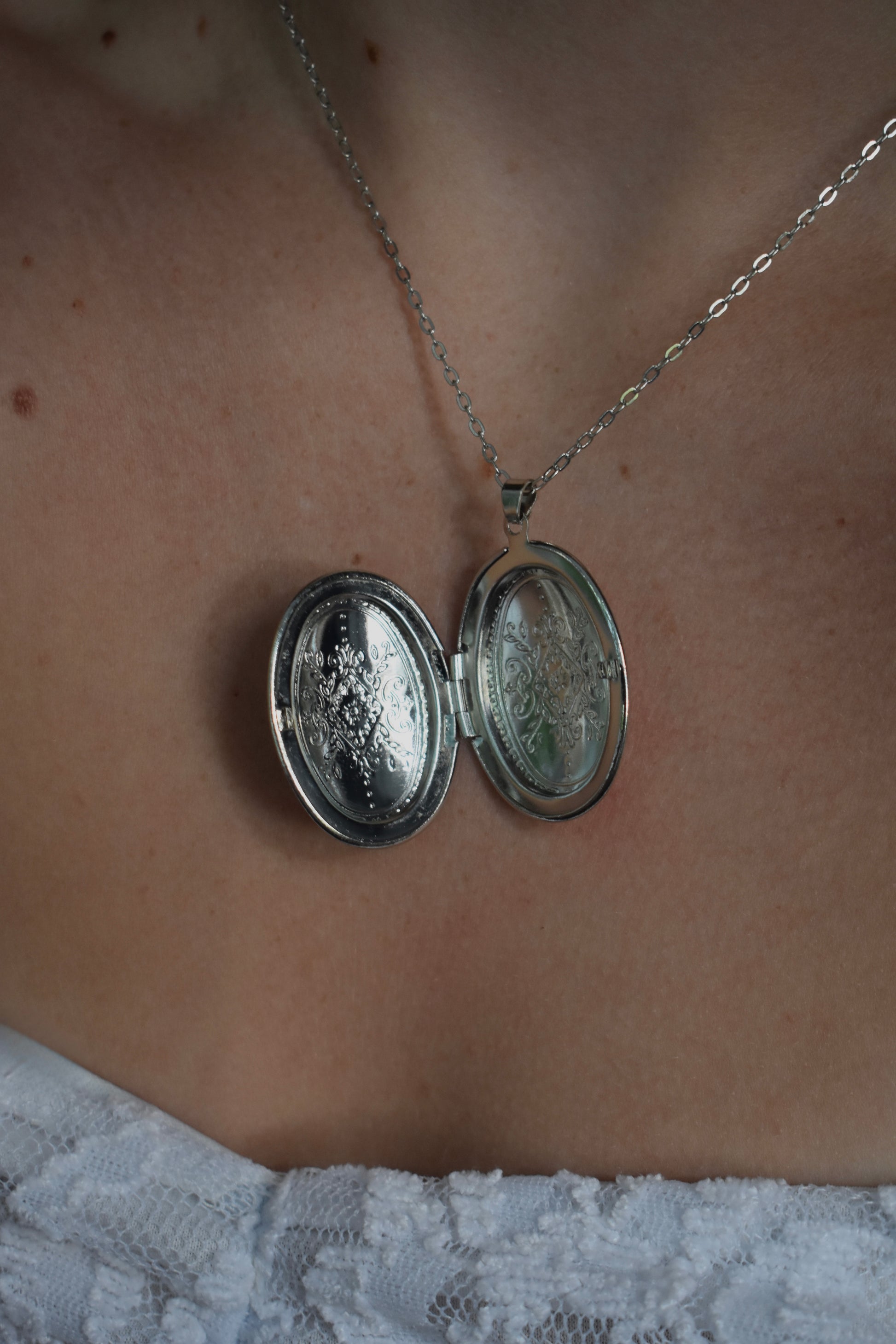 Apricity Chunky Locket - Silver