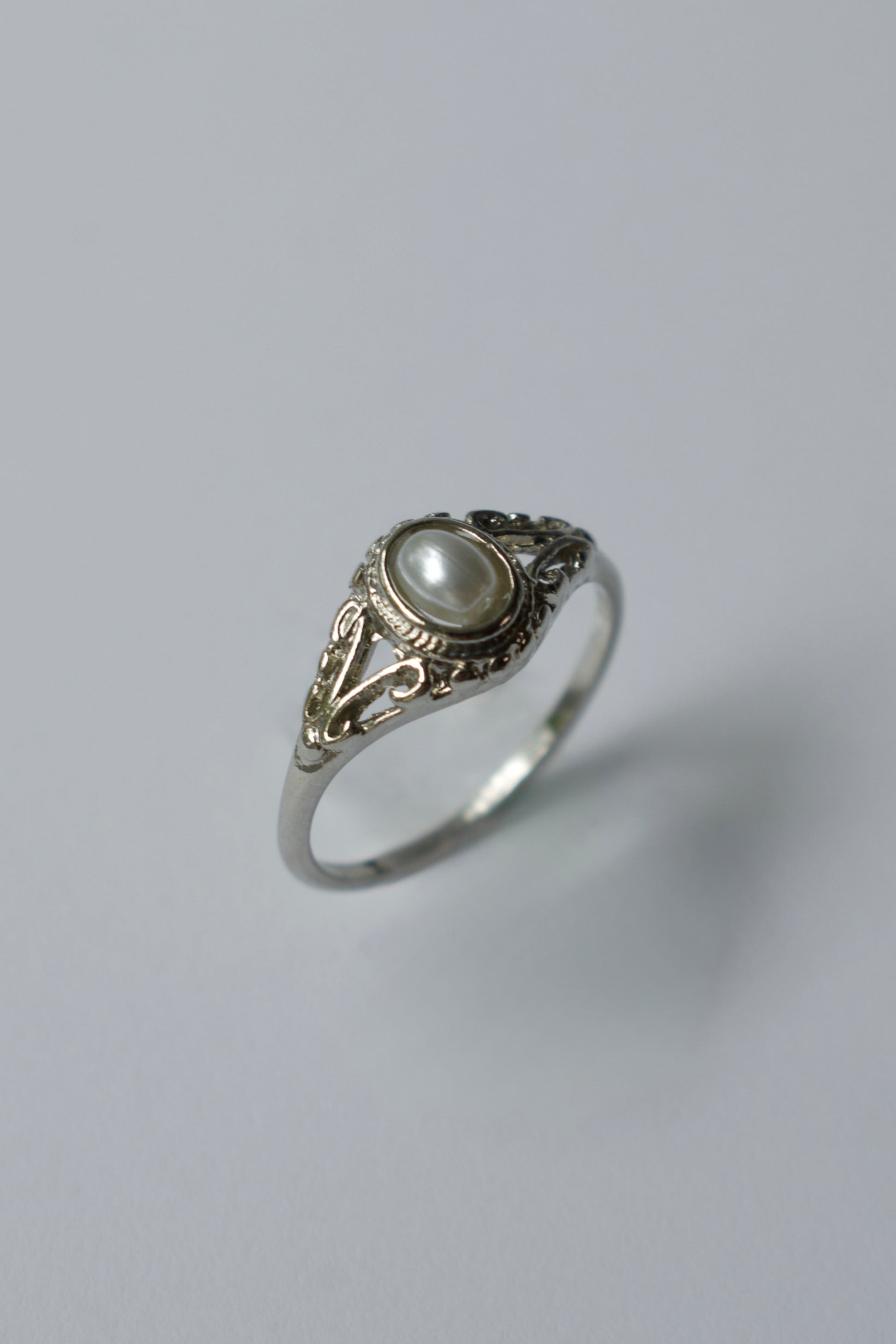 The Knight and Pearl Ring