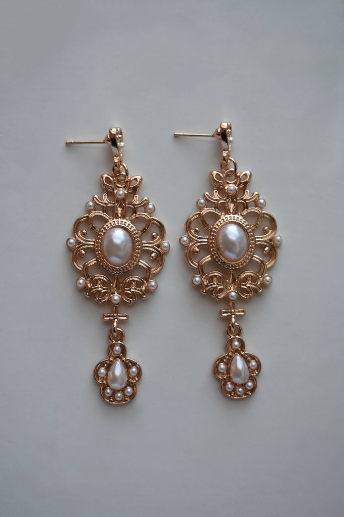 Vintage shops Dangle Earrings