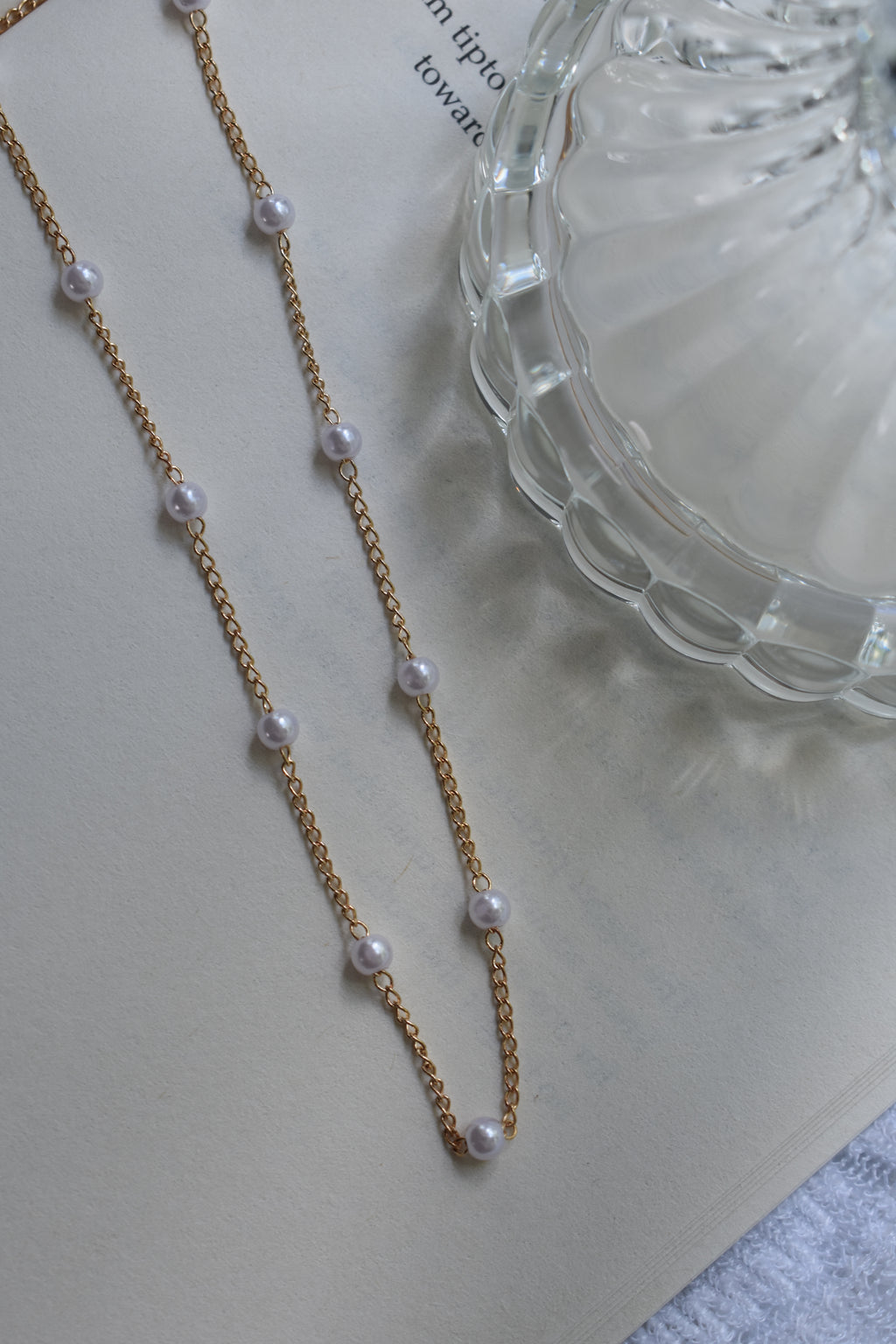 Pearled Chained Necklace Gold