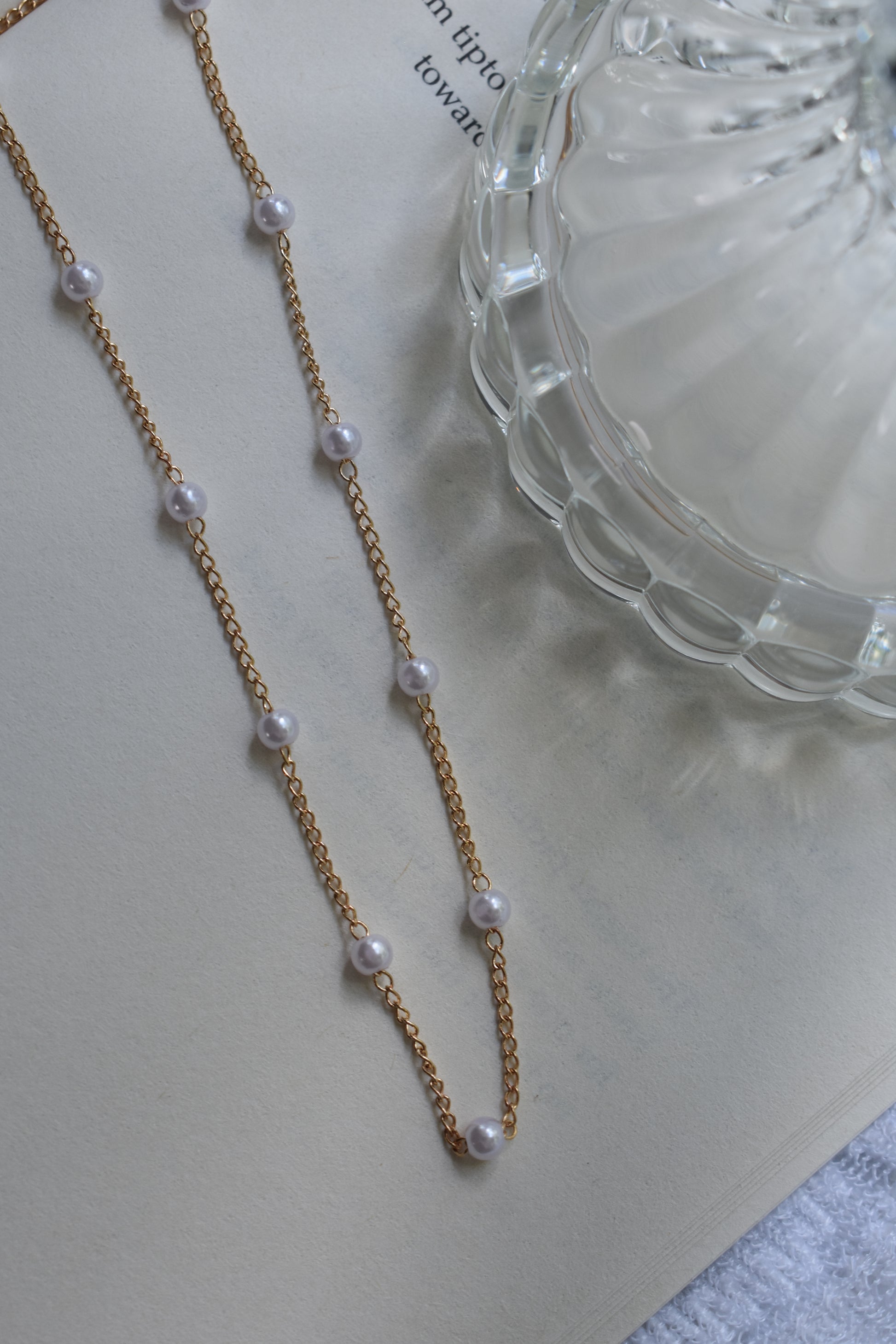 Pearled Chained Necklace Gold