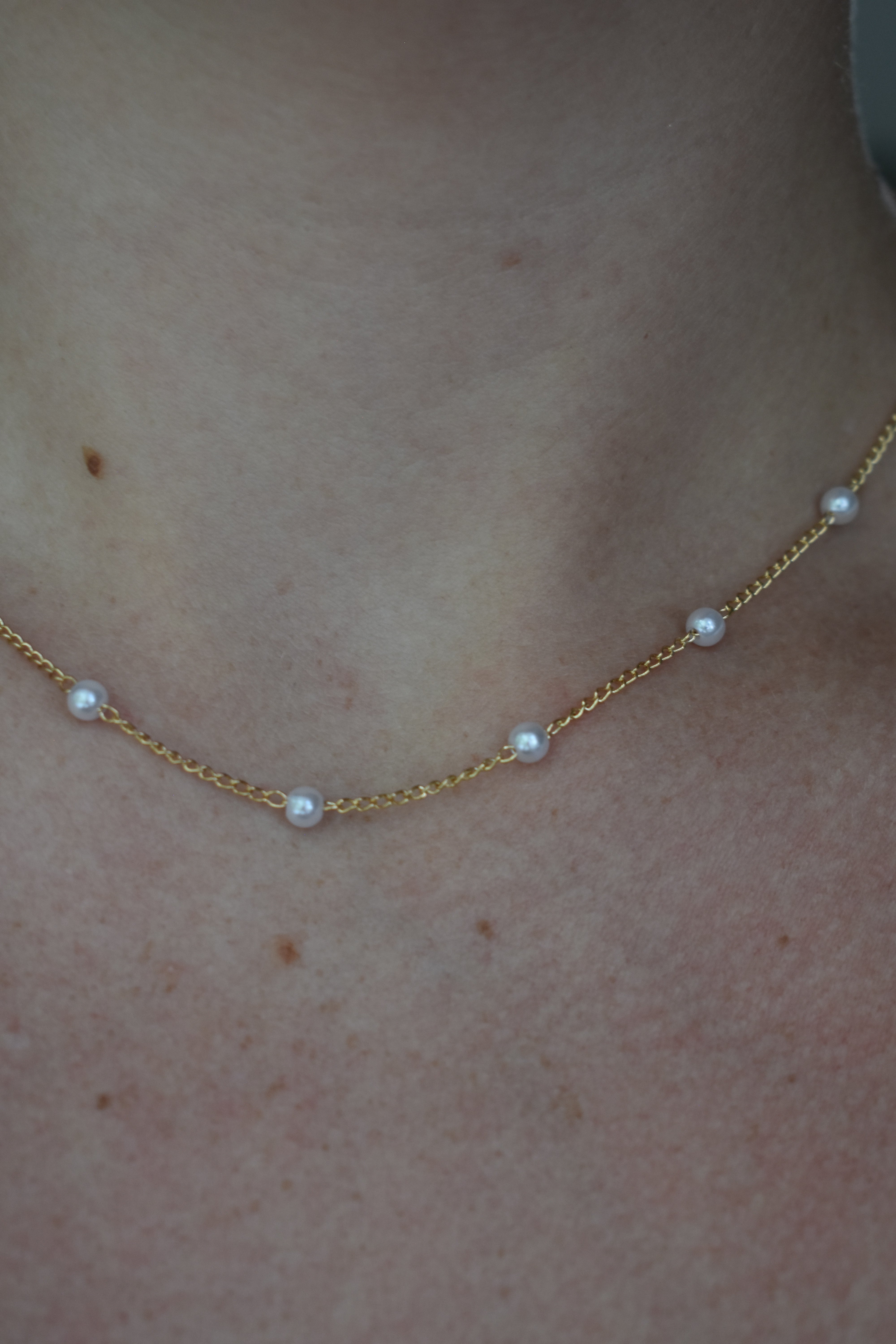 Pearled Chained Necklace Gold