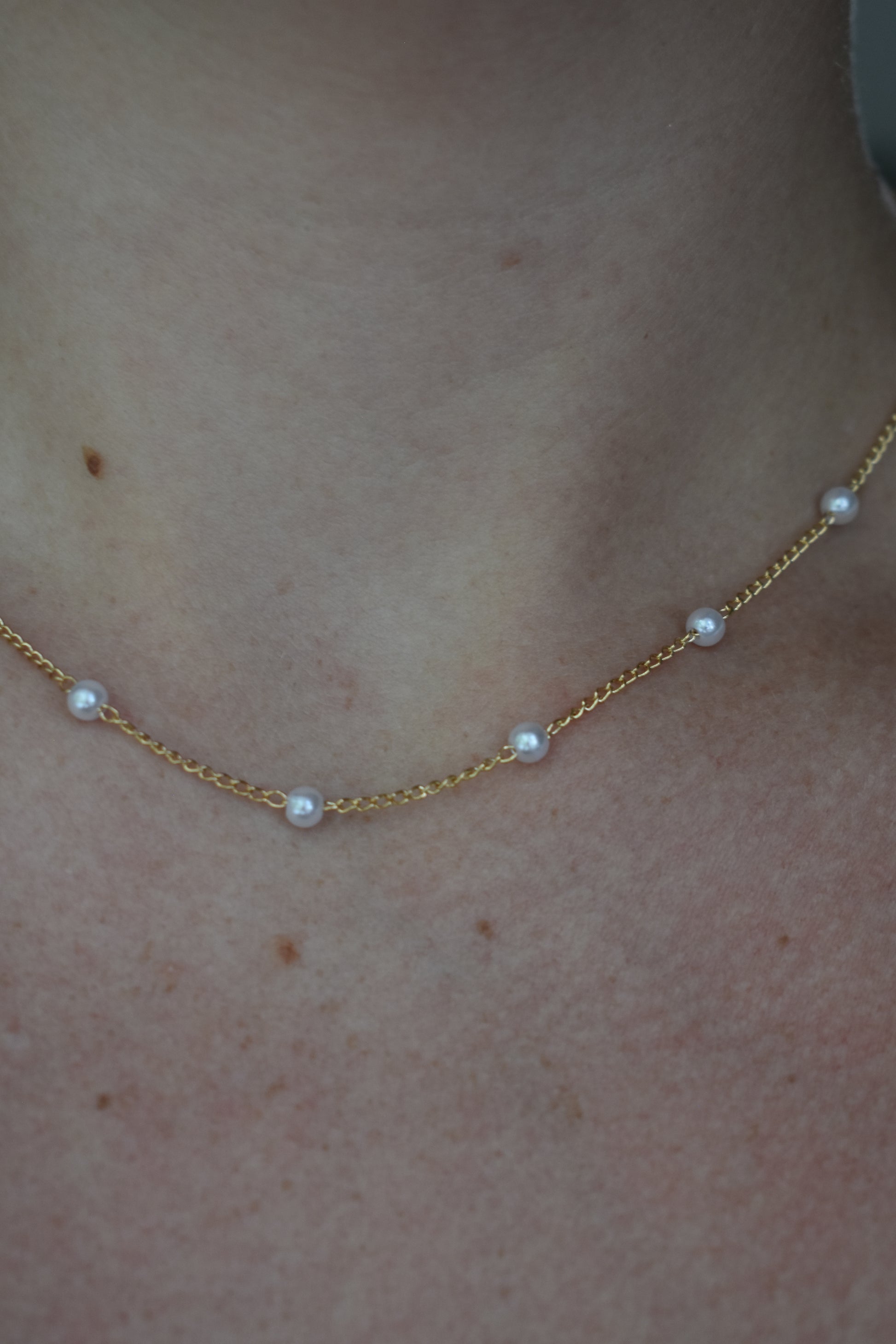 Pearled Chained Necklace Gold