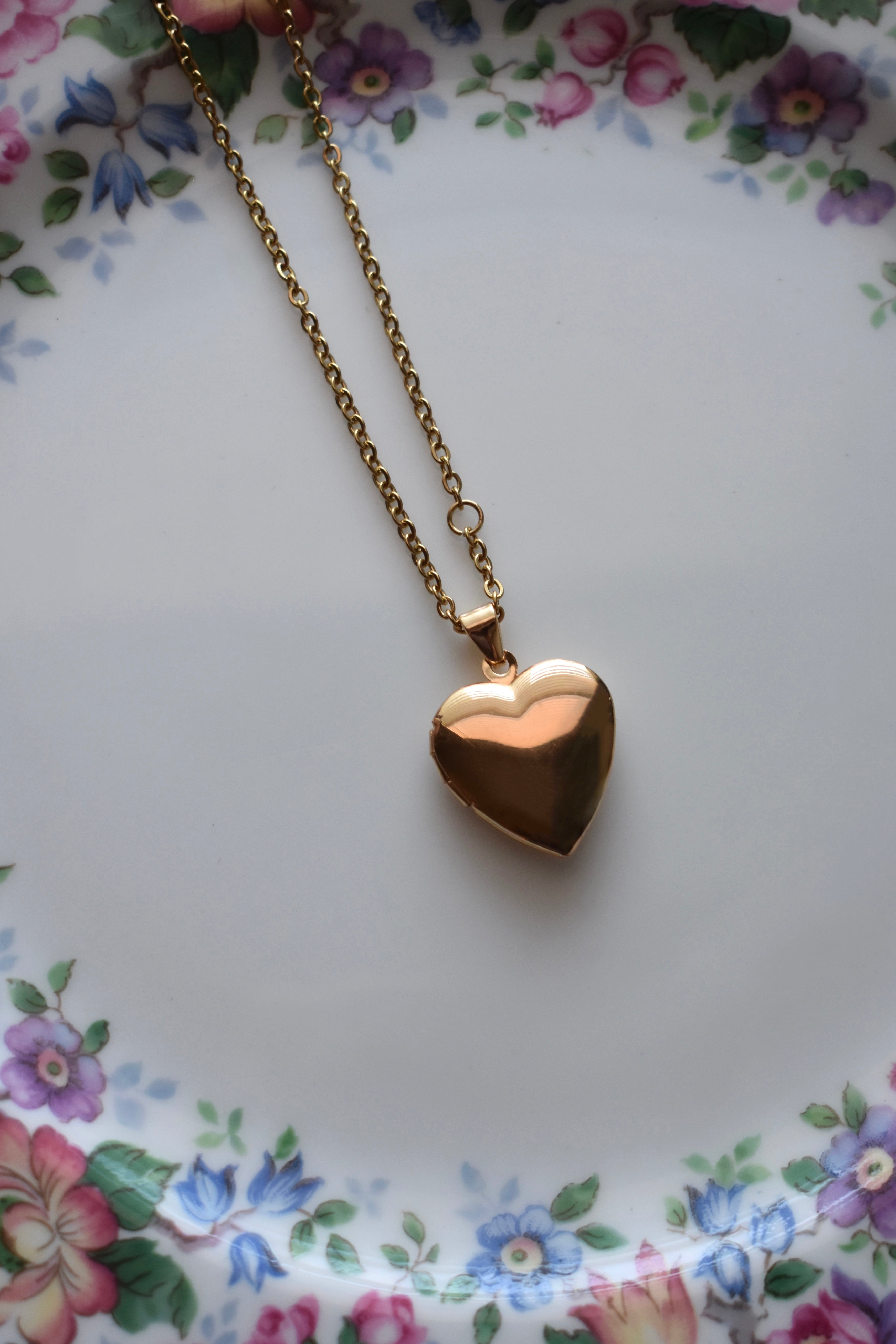 Cordelia Heart Locket - Gold