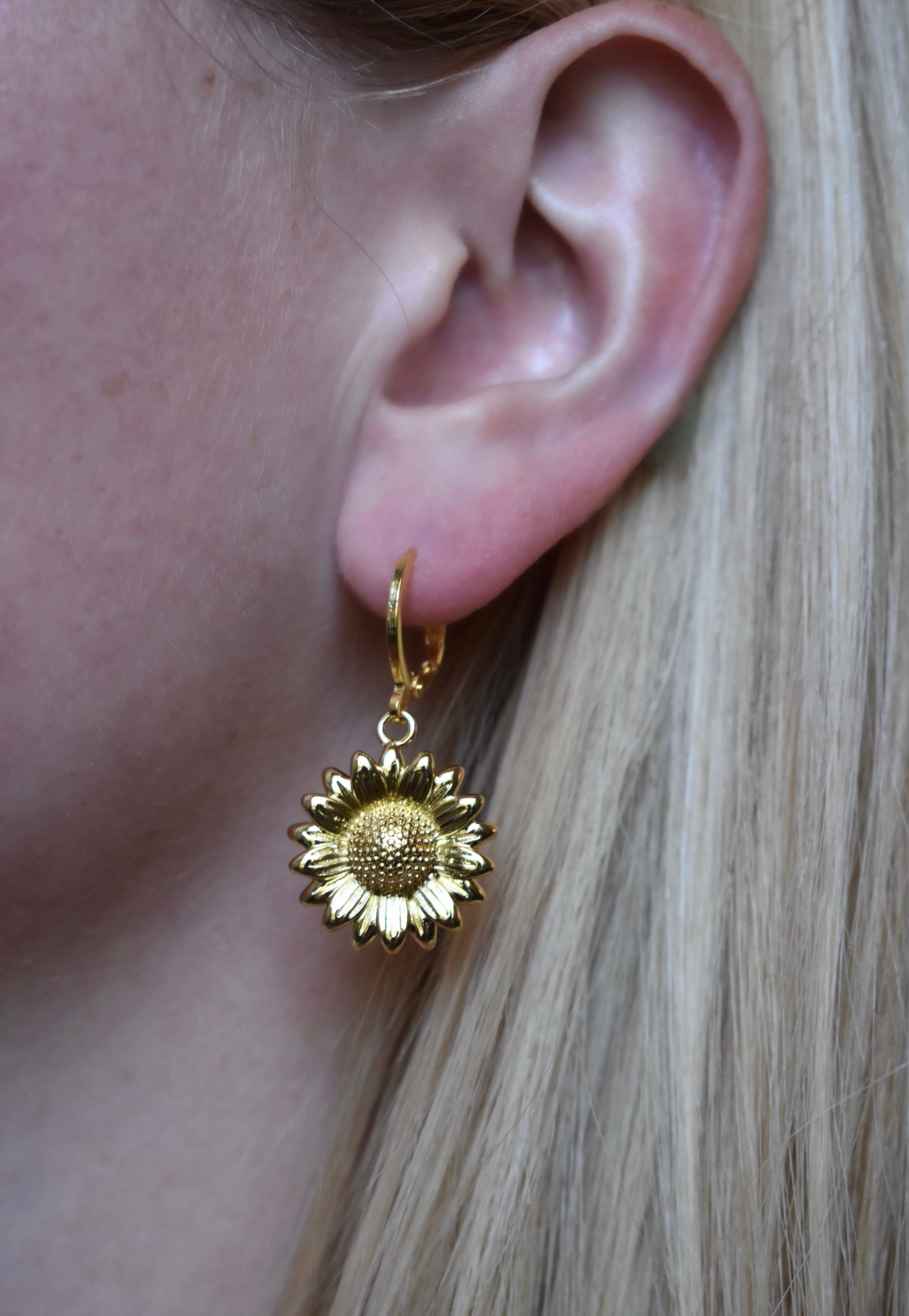 18k gold plated Sunflowers - Huggies