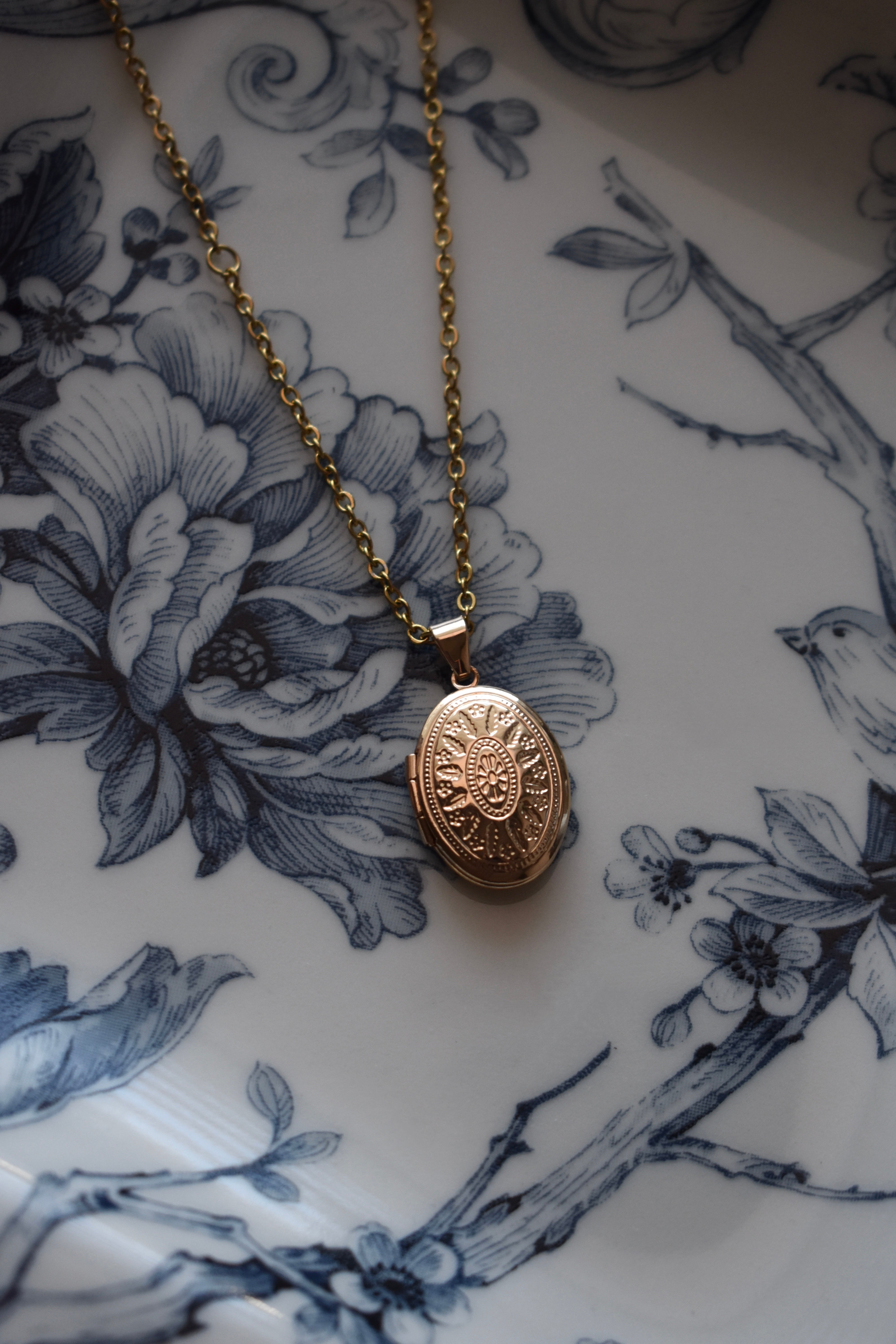 Tate's Oval Locket